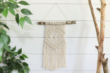 Load image into Gallery viewer, Macrame Wall Haning